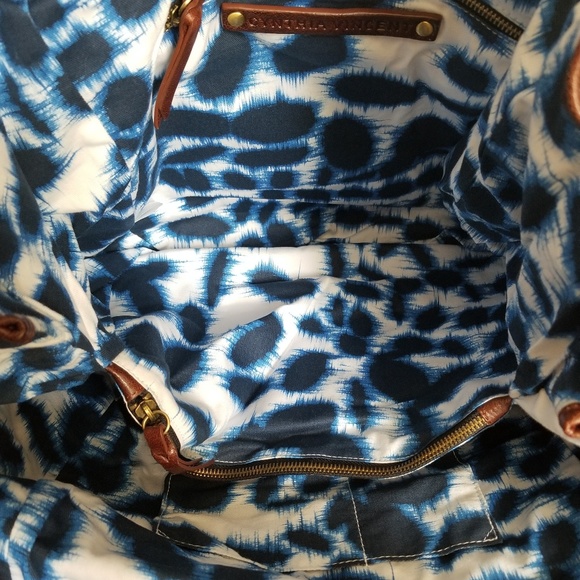 Cynthia Vincent Berkeley Large Tote Bag - Picture 4 of 5